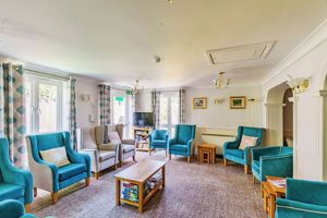 RESIDENTS LOUNDE- click for photo gallery